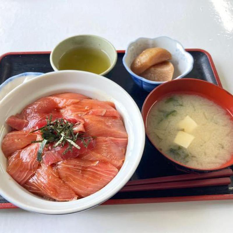 まぐろ漬け丼定食(まるよし食堂)