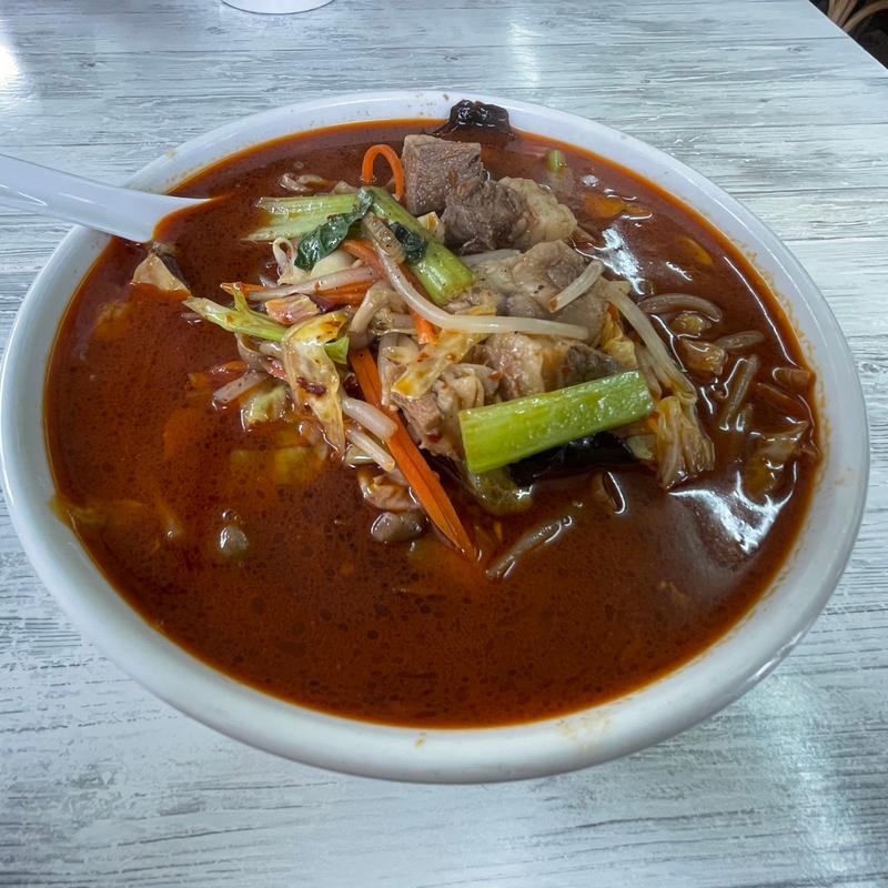 マーラー牛肉刀削麺(福燕)