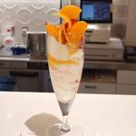 栃木県産とちあいか苺と大分県産ゼリーオレンジサンセレブのパフェ