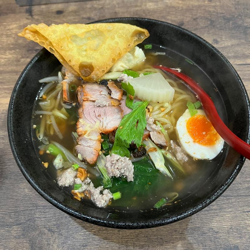 ライムとピーナッツのトムヤムラーメン(バンコクラーメン)