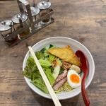 ライムとピーナッツのトムヤムラーメン(バンコクラーメン)