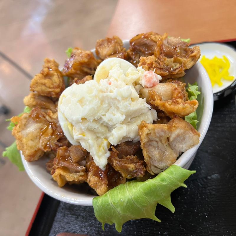 唐揚げ丼(糸満漁民食堂)