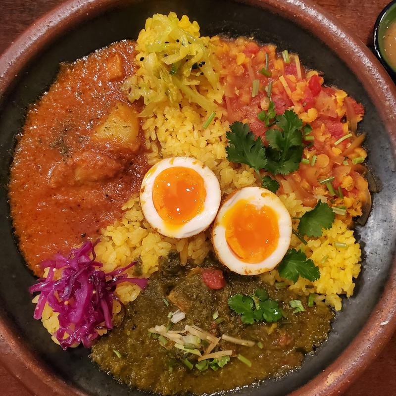 3種盛り チキン、ダル、ほうれん草(クワイエットビレッジ・カレーショップ （QUIET VILLAGE CURRY SHOP）)