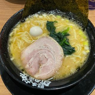 ラーメン(横浜家系ラーメン　町田商店　武蔵小杉店)
