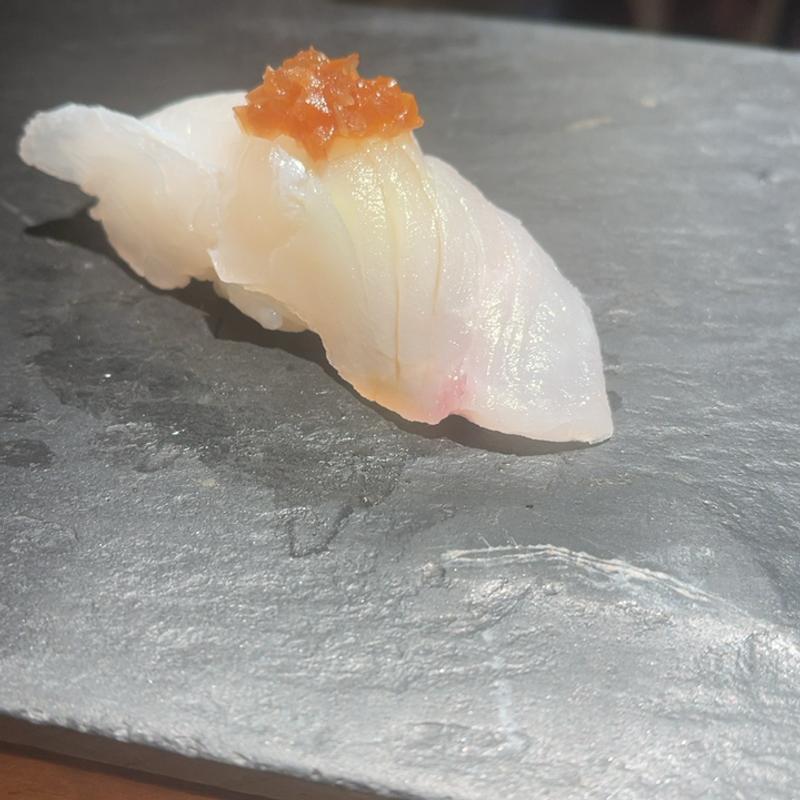 クエの握り(鮓希凛 明石魚の棚(西店))