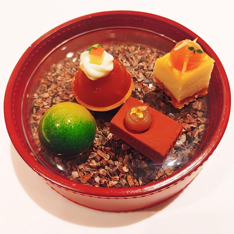 プティ・フール(フランス料理 ラ・ベ La Baie)