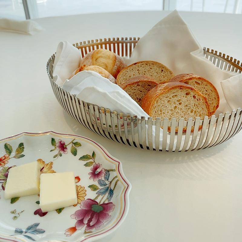 自家製パン（スペシャルランチコース）(SIMOSE French Restaurant)