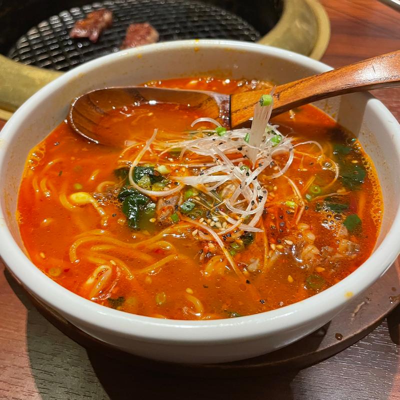 激辛テールラーメン(焼肉 龍華園)