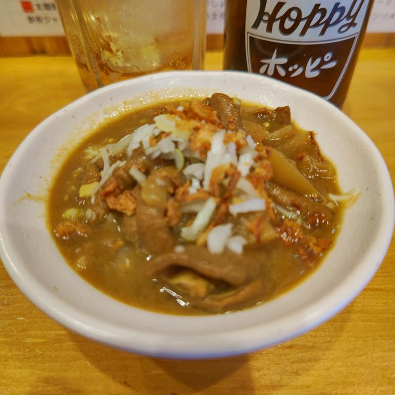 カレーもつ煮込み(立呑ペンタゴン)