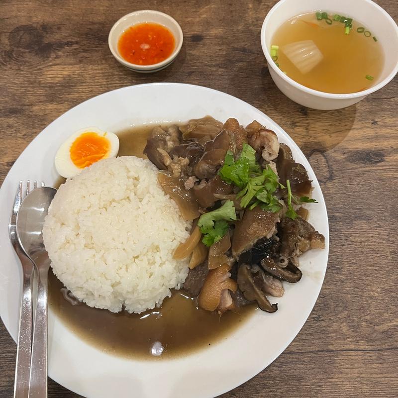 豚足煮込みごはん(バンコクラーメン)