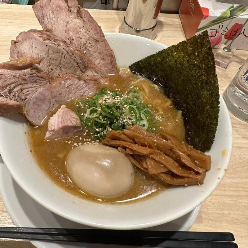 特製ラーメン(麺や えいちつー)