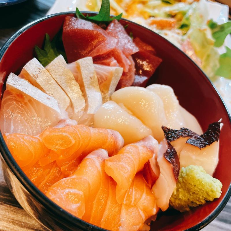 海鮮丼(旬鮮和酒 暖笑)