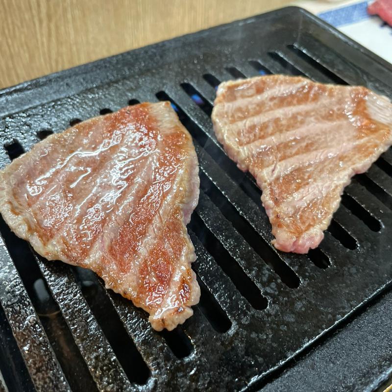 ともさんかく(肉肴なおちゃん)