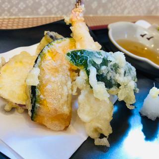 天ぷら盛り合わせ_お蕎麦の定食(藤のそば屋)