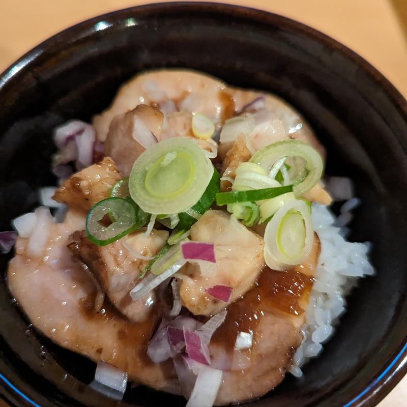 炙りチャーシュー丼(noodles kitchen GUNNERS 鶴岡店)