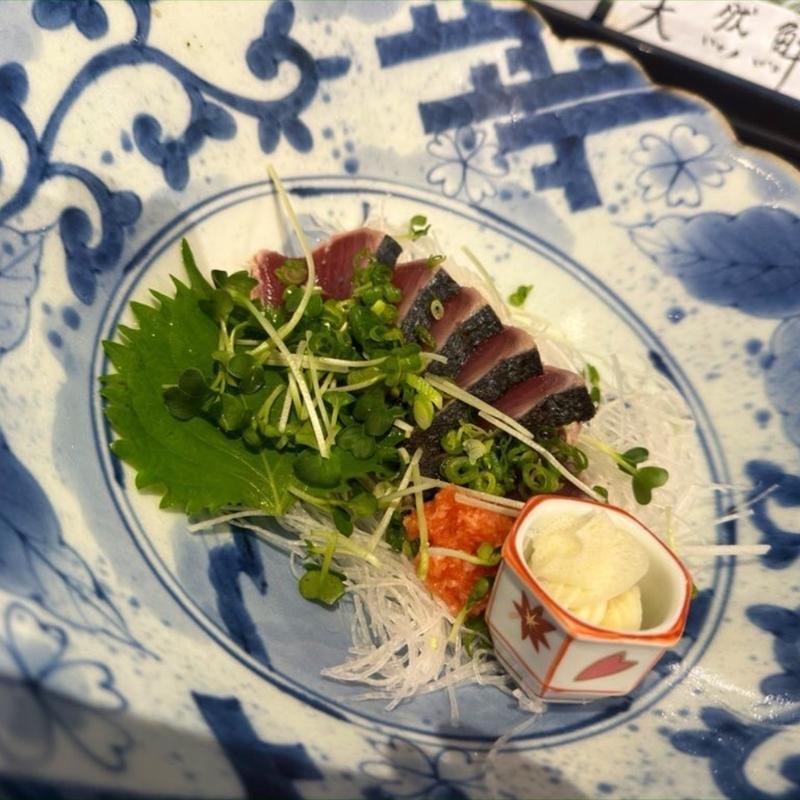 鰹のタタキ(寿楽久 （じゅらく）)