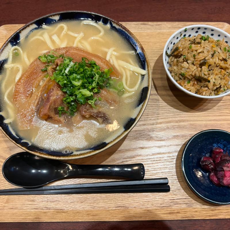 いち藤そば特&じゅーしー(沖縄そば 今帰仁いち藤)