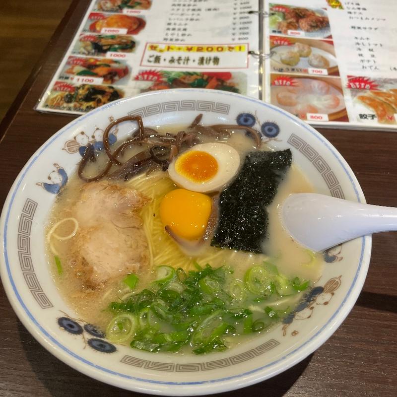 九州ラーメン➕生卵(味一番！九州ラーメン　博多っ子 新宿店 )