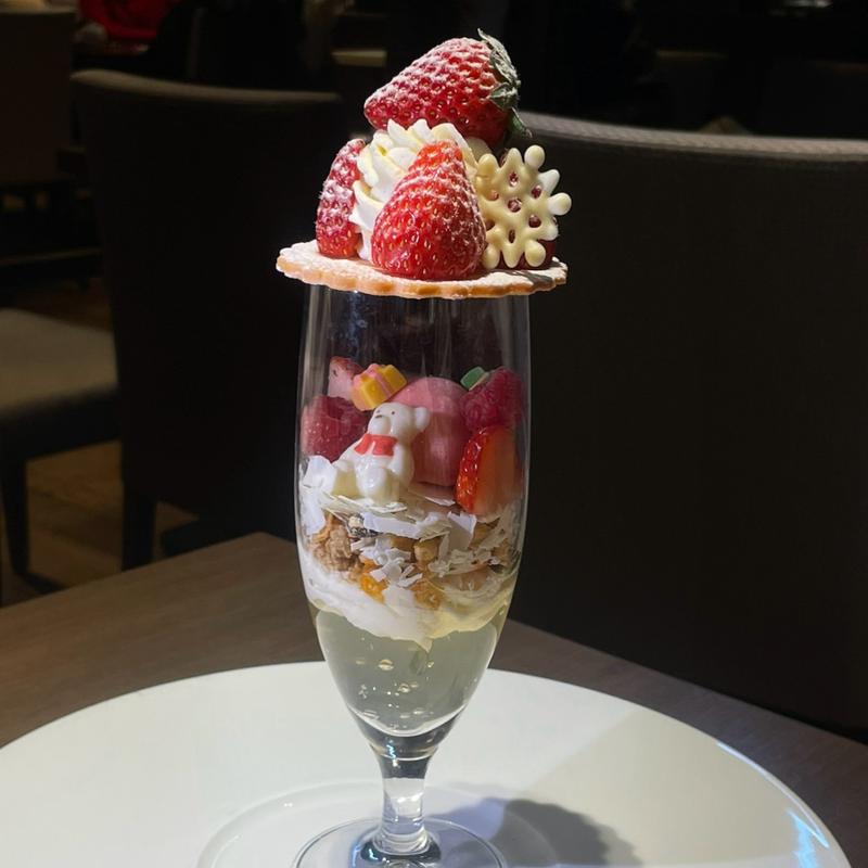 スノードーム パフェ(カフェ＆ダイニング ゼルコヴァ)