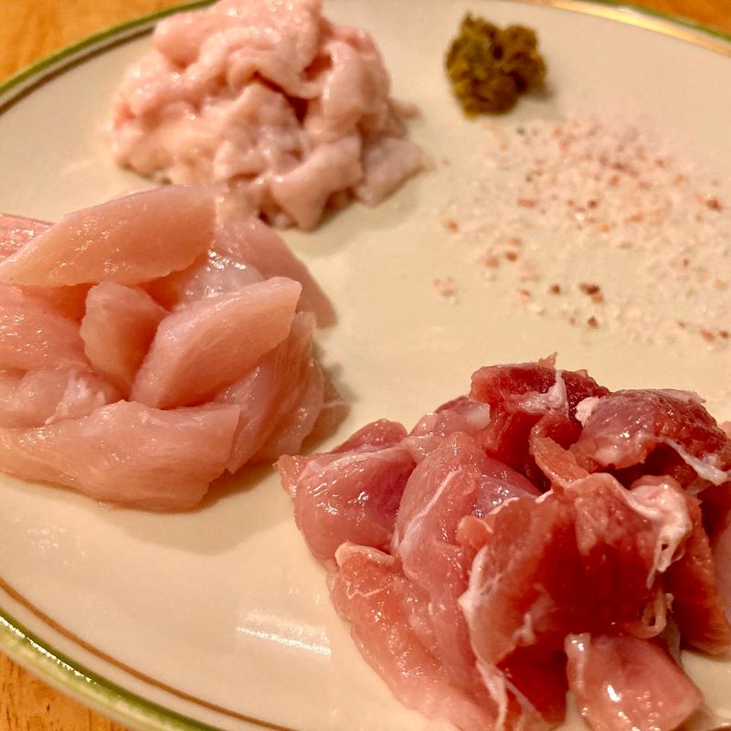 極上純系名古屋コーチン刺身3種盛(もも、むね、かわ)(クロカル)
