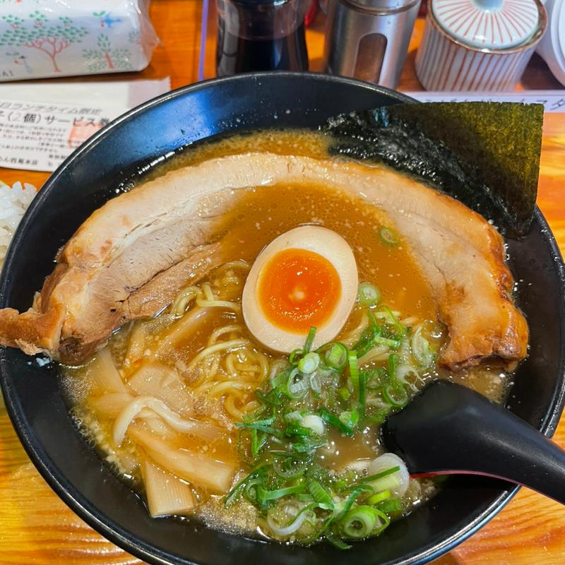 まる豚ラーメン一本道(まる豚らーめん)