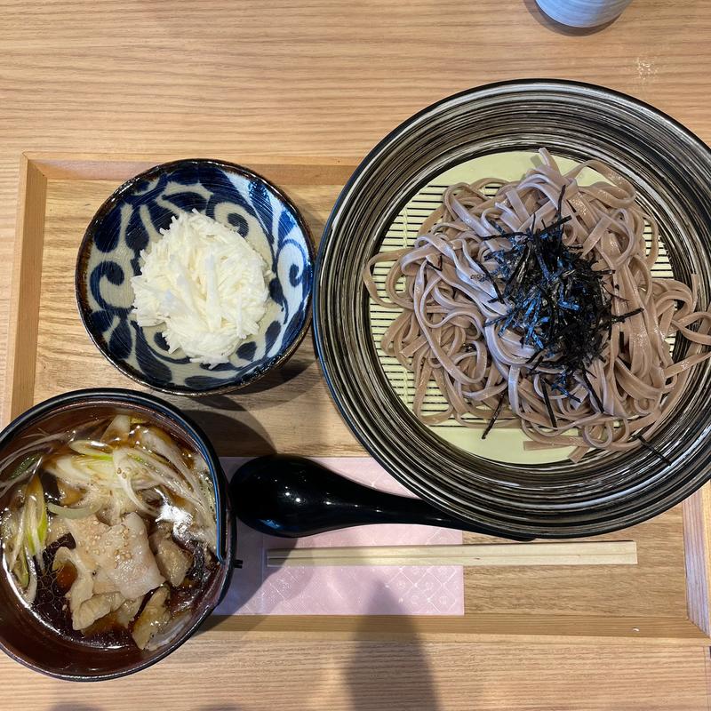 鉄鍋肉汁つけそば(東京とろろそば 横浜美しが丘店)