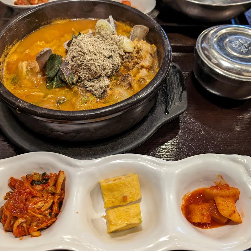 トゥッペギ　ウゴジカムジャタン(宋家ガムジャタン別館 （ソウケ）)