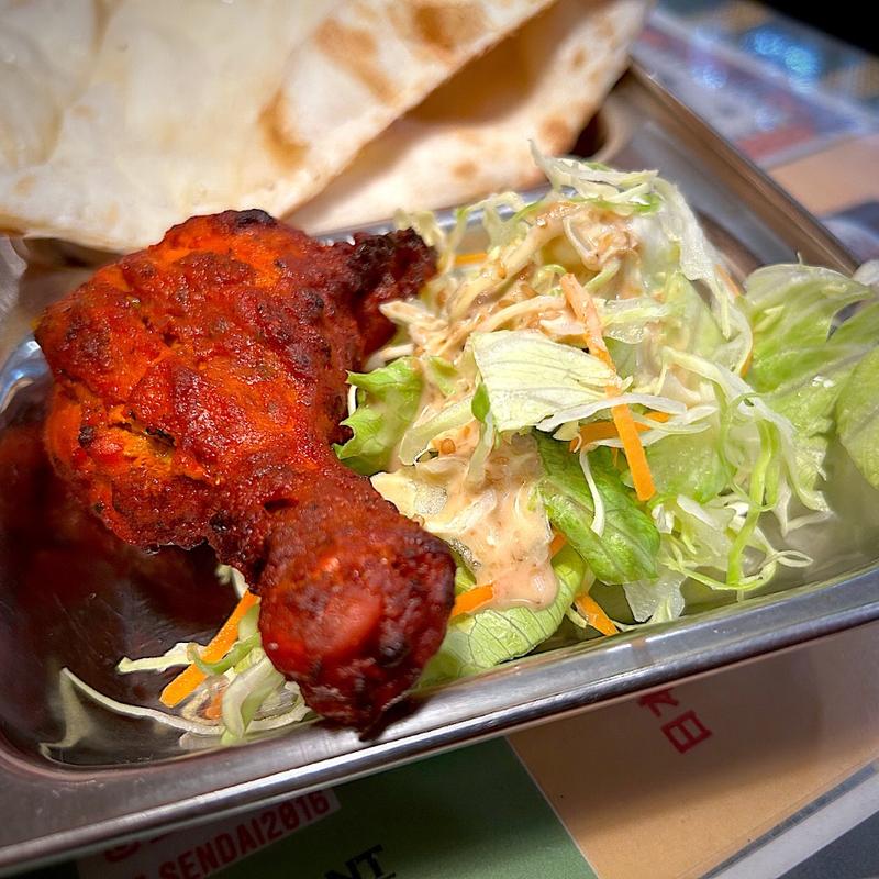 タンドリーチキン＆サラダ(インディアンレストラン RAJ 仙台店)