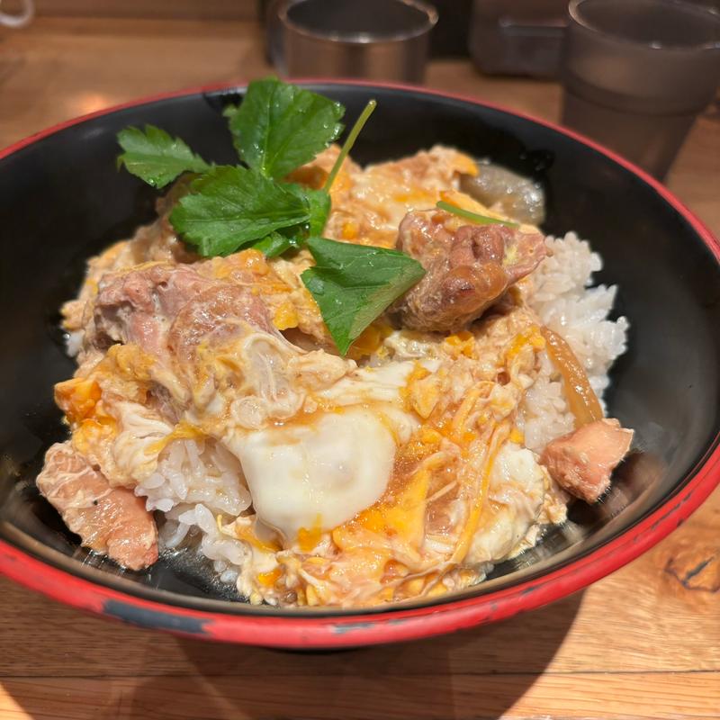 炭火焼き親子丼(一番酒場 あぶりどりバリ鳥)