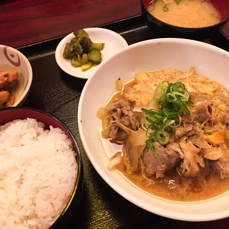 肉玉定食(海鮮和風居酒屋 まどもあぜる 本町店)