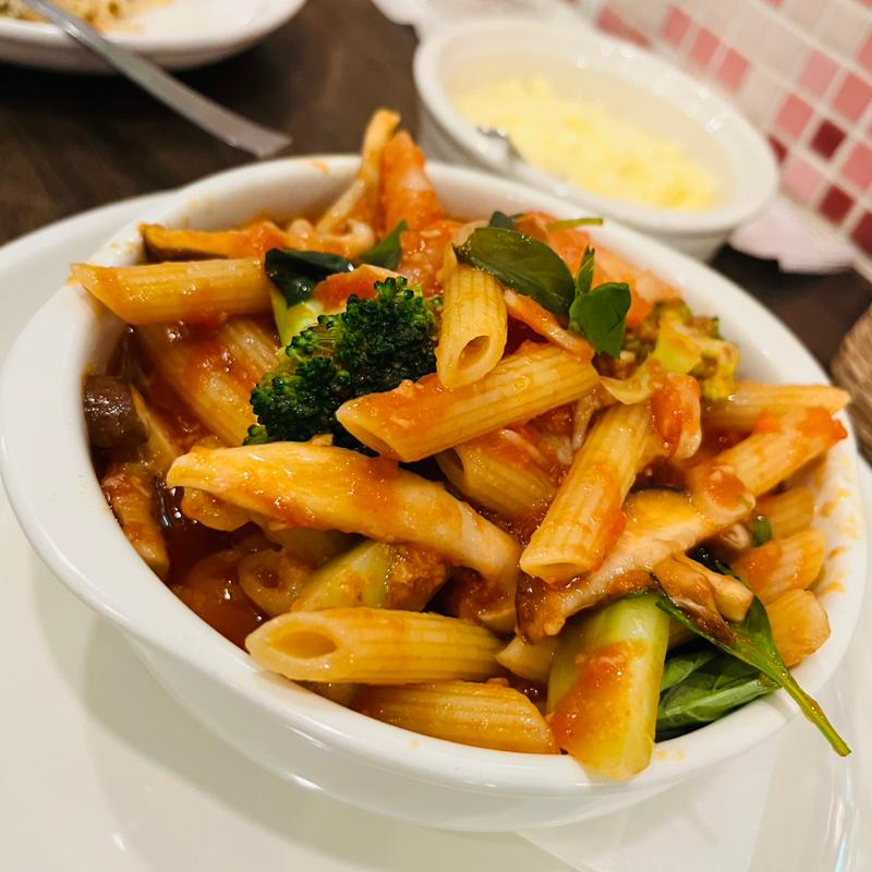 キノコとブロッコリーのアラビアータ(ビストロ グルナッシュ （B'stro Grenache）)