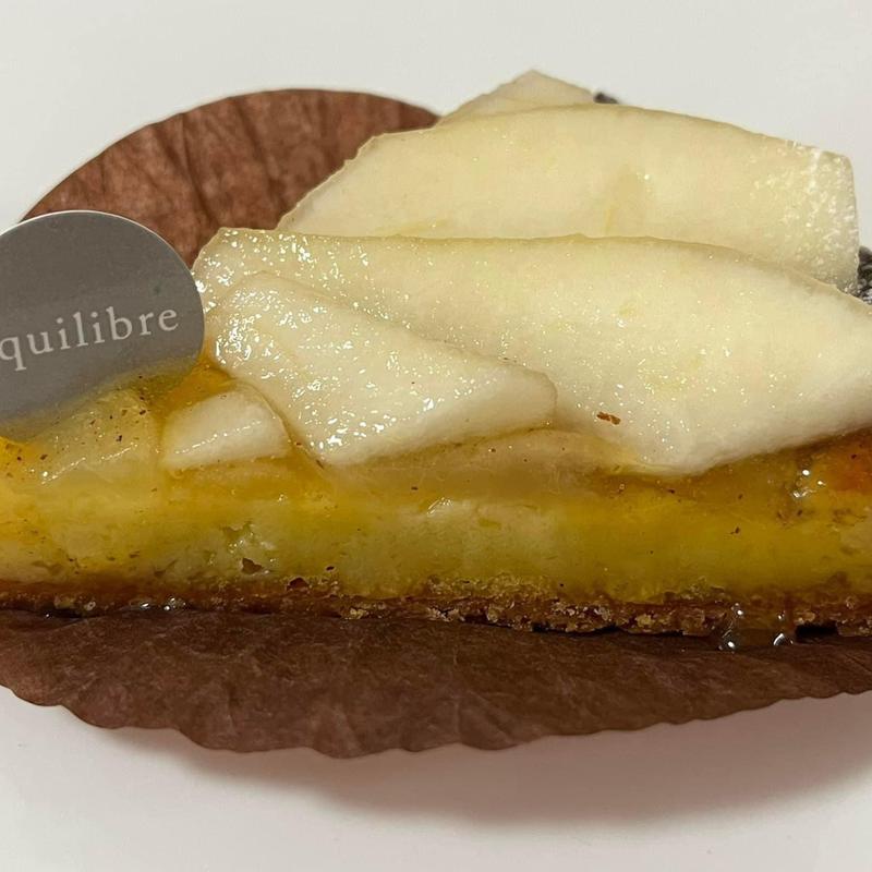 洋梨のタルト(エキリーブル (équilibre))