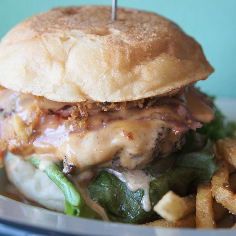 ベーコンチーズバーガー(GATECAMPBURGER)