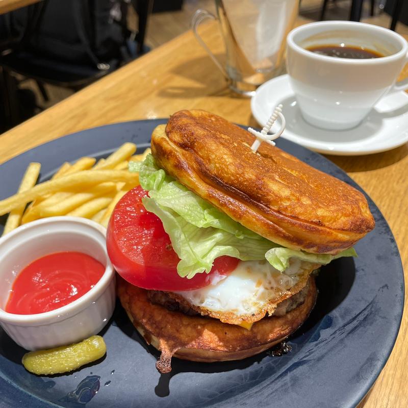 PANCAKEBURGER パンケーキバーガー(PANCAKE&books bibliotheque)