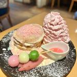 SAKURAPancakes 桜パンケーキ (Eggs 'n Things 京都四条店)
