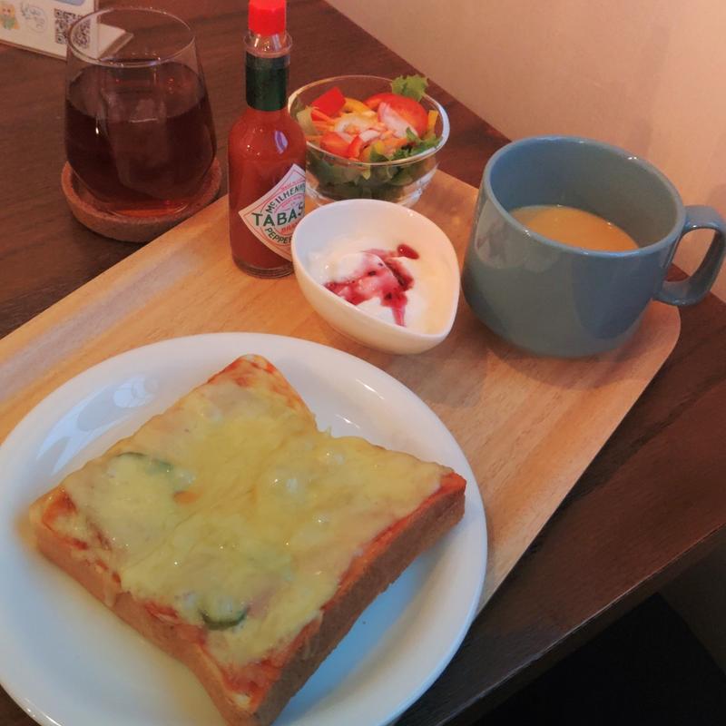 ピザトーストセット(〜呑んで泊まれる宿〜 温泉ゲストハウス 湯kori)