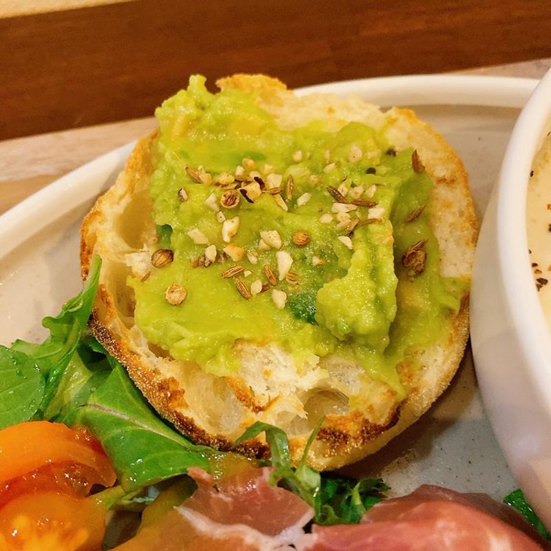 アボカドトースト（Aセット）(cafe PASSER カフェパセ)