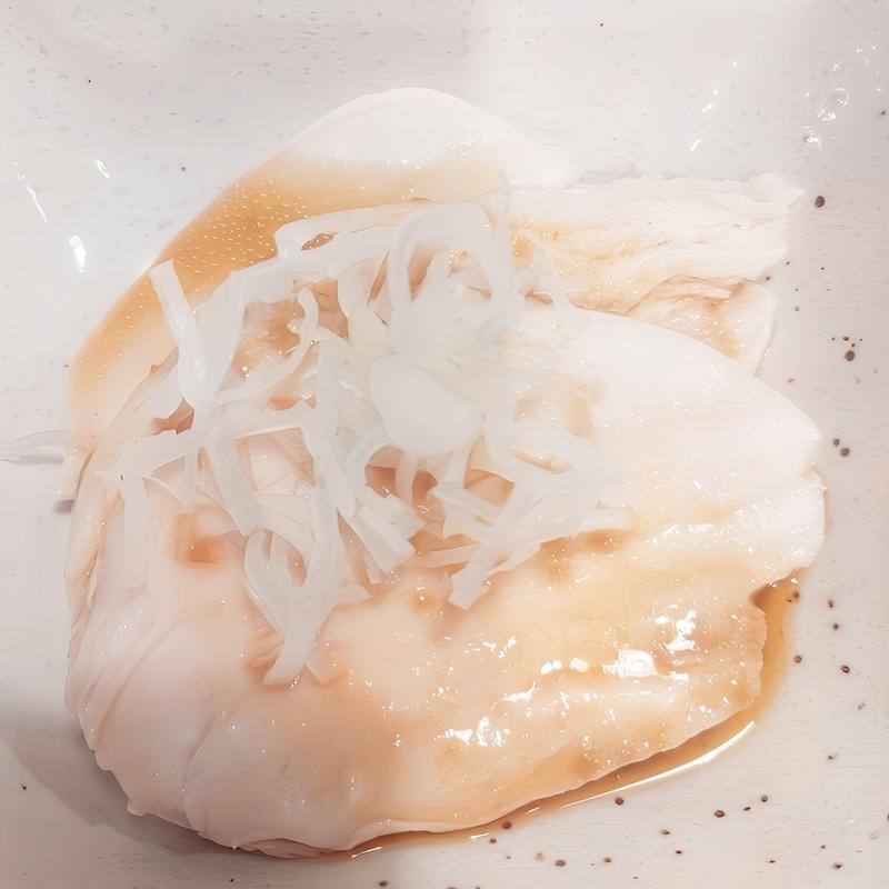 お通し  （蒸し鶏）(軍鶏ちゅー)