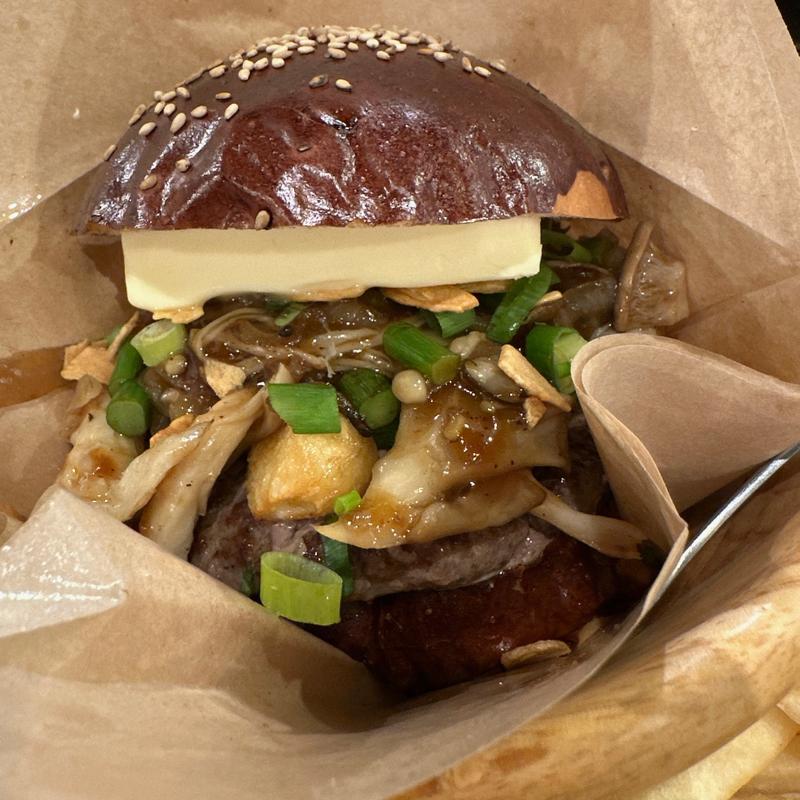 ガーリックバーガー キノコ&バター(ハングリーヘブン　上板橋店)