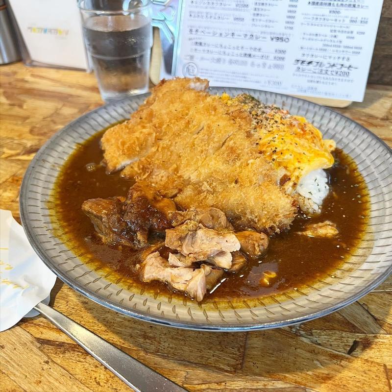 国産森林鶏もも肉の欧風カレー（チキンカツ・ふわとろオムトッピング）(ザ モチベーションショップ)