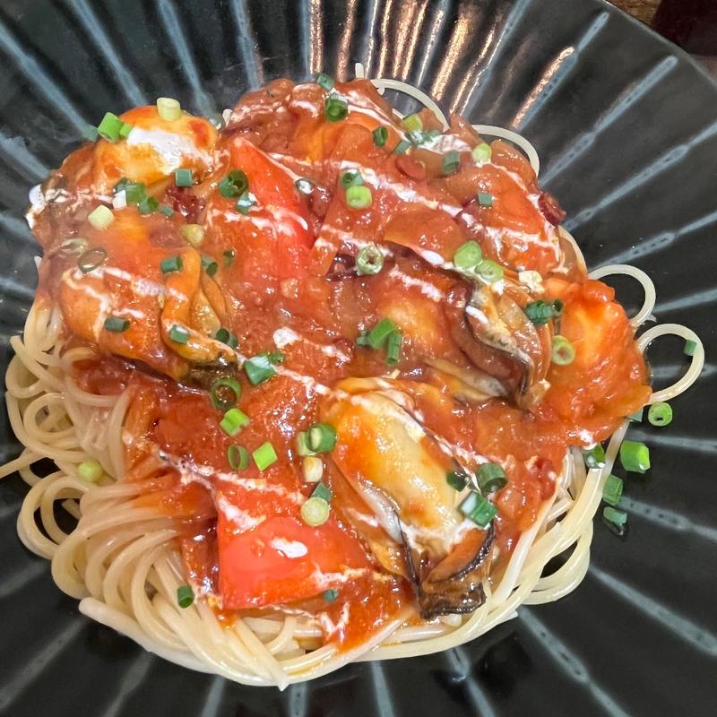 牡蠣と唐辛子トマトソース(PASTA わざや)