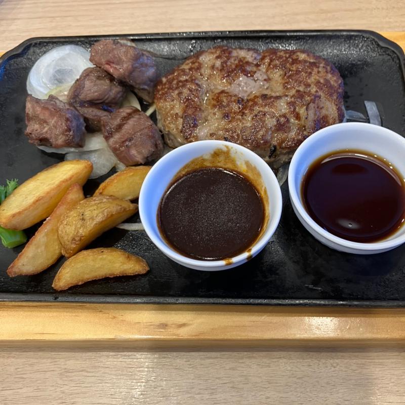 手ごね合挽きハンバーグ＆乱切りステーキ(ヴィクトリアステーション 札幌北5条店)