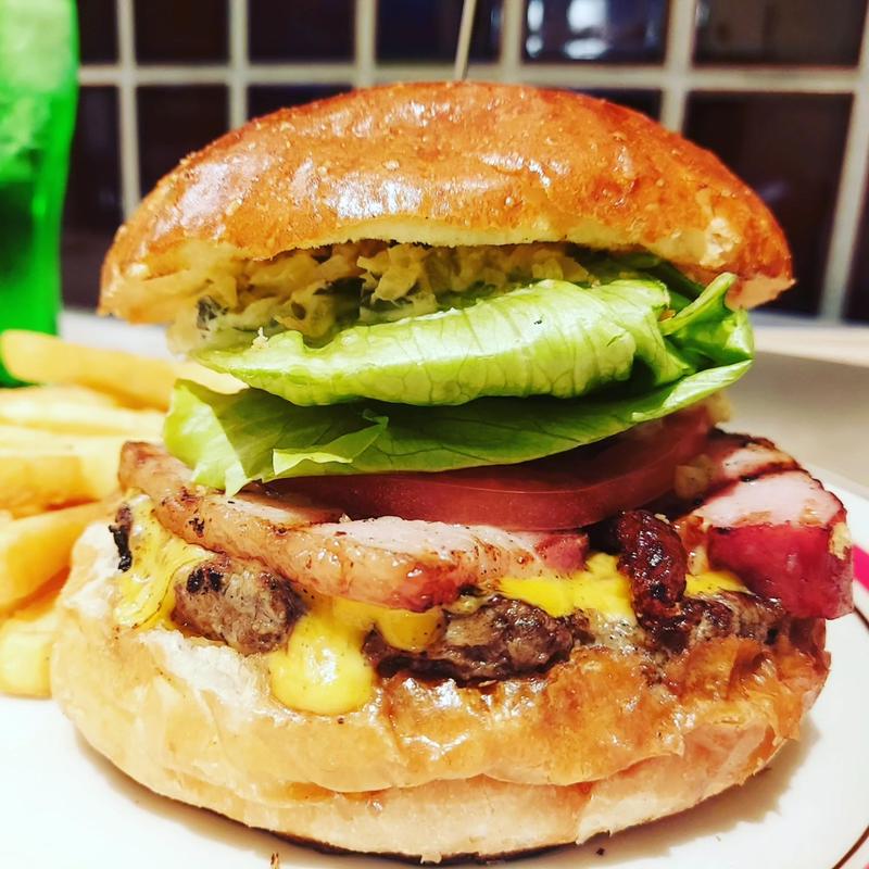 ベーコンバーガー+チェダーチーズトッピング(BURGERLION-GOLDEN DINER-)