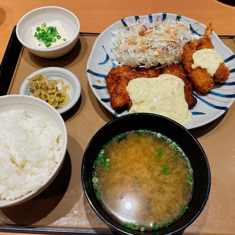 チキン南蛮とエビフライ定食(やよい軒 西心斎橋店)