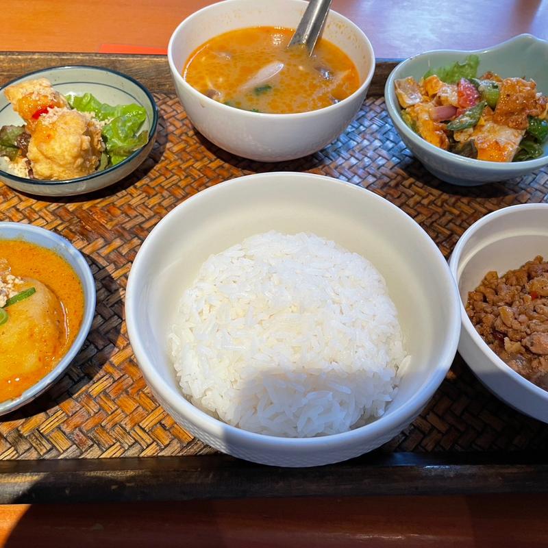 日替わりランチセット(サワディーレモングラスグリル)