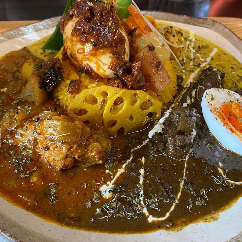 三つ巴カリー(タカタカカフェ （taka m taka cafe） )