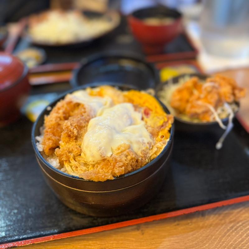 えび重(とんかつ麻釉)