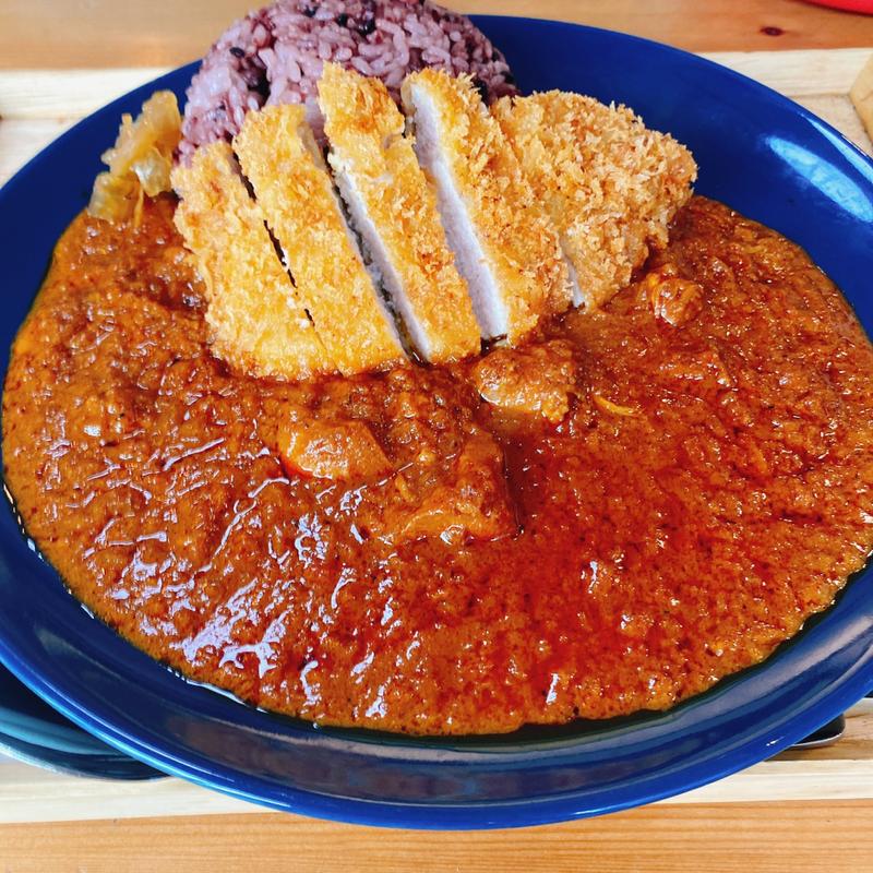 手仕込みのカツカレー(Hostel Little Japan｜リトルジャパン)