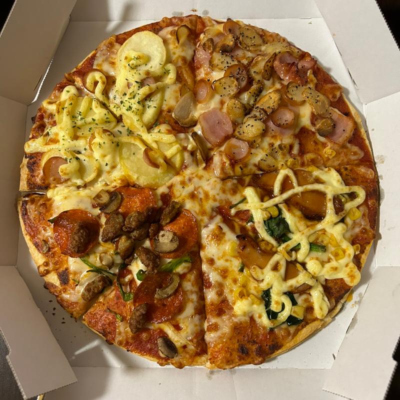 トリプルチーズ・クワトロ・ジャイアント(ドミノ・ピザ常滑店)