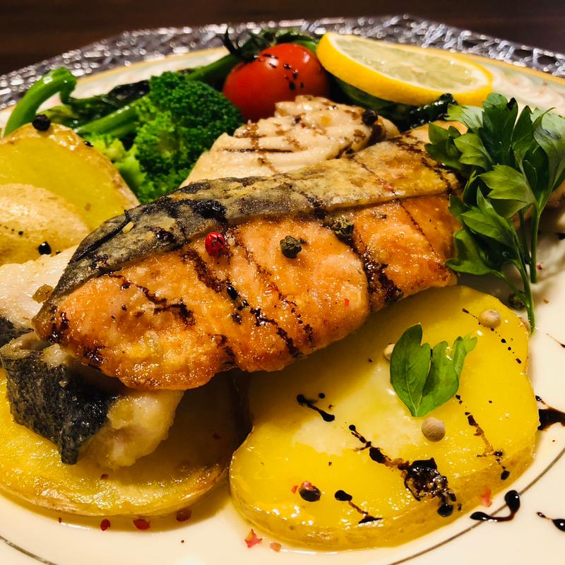 釧路沖生銀鮭のムニエル(釧路和商市場)